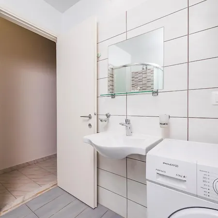 Διαμέρισμα City Life Marina No. 15 *